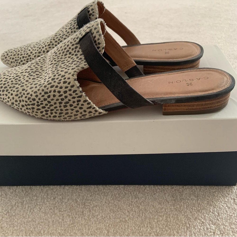 Caslon Cheetah Taupe James Mule